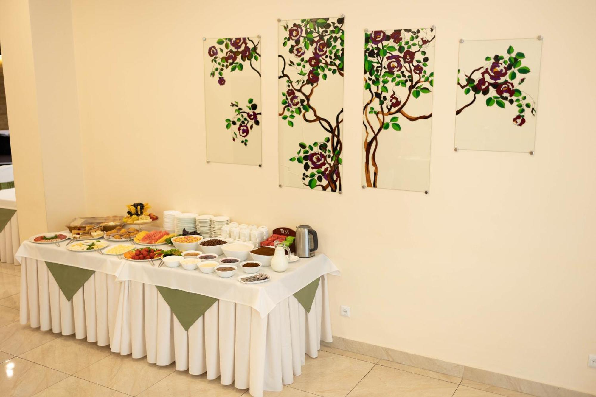 Vagharshapat Richmind Hotel מראה חיצוני תמונה