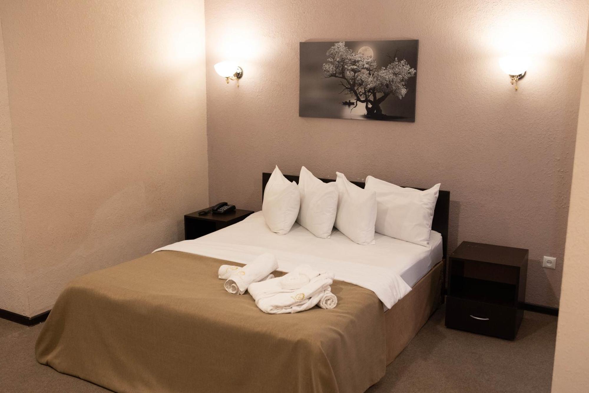 Vagharshapat Richmind Hotel מראה חיצוני תמונה