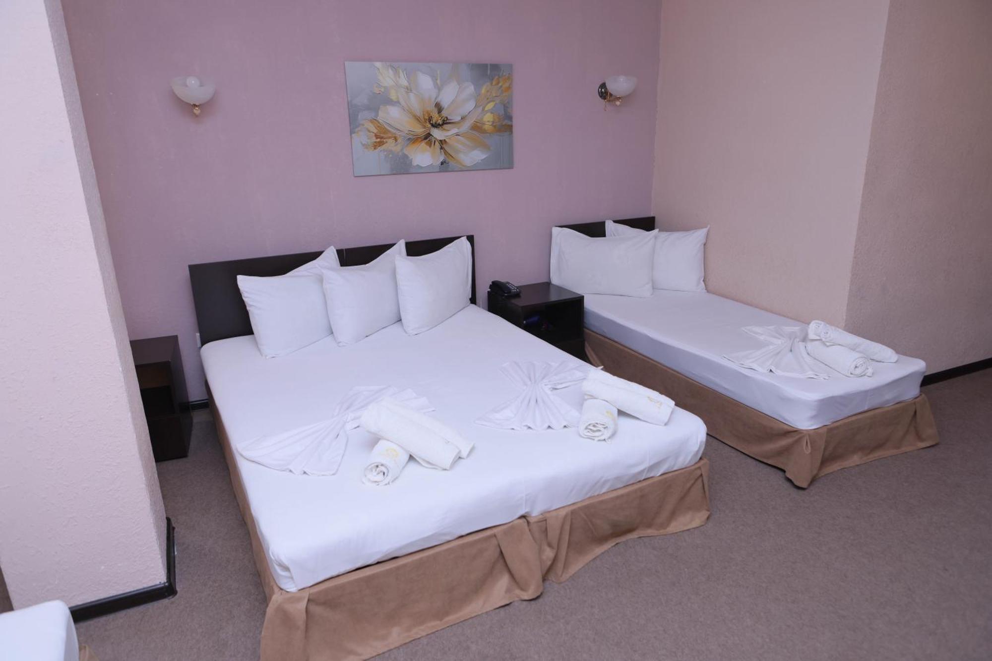 Vagharshapat Richmind Hotel מראה חיצוני תמונה