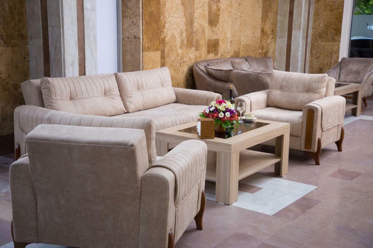 Vagharshapat Richmind Hotel מראה חיצוני תמונה