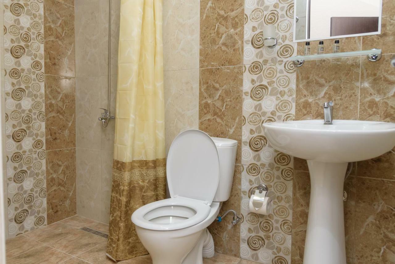 Vagharshapat Richmind Hotel מראה חיצוני תמונה