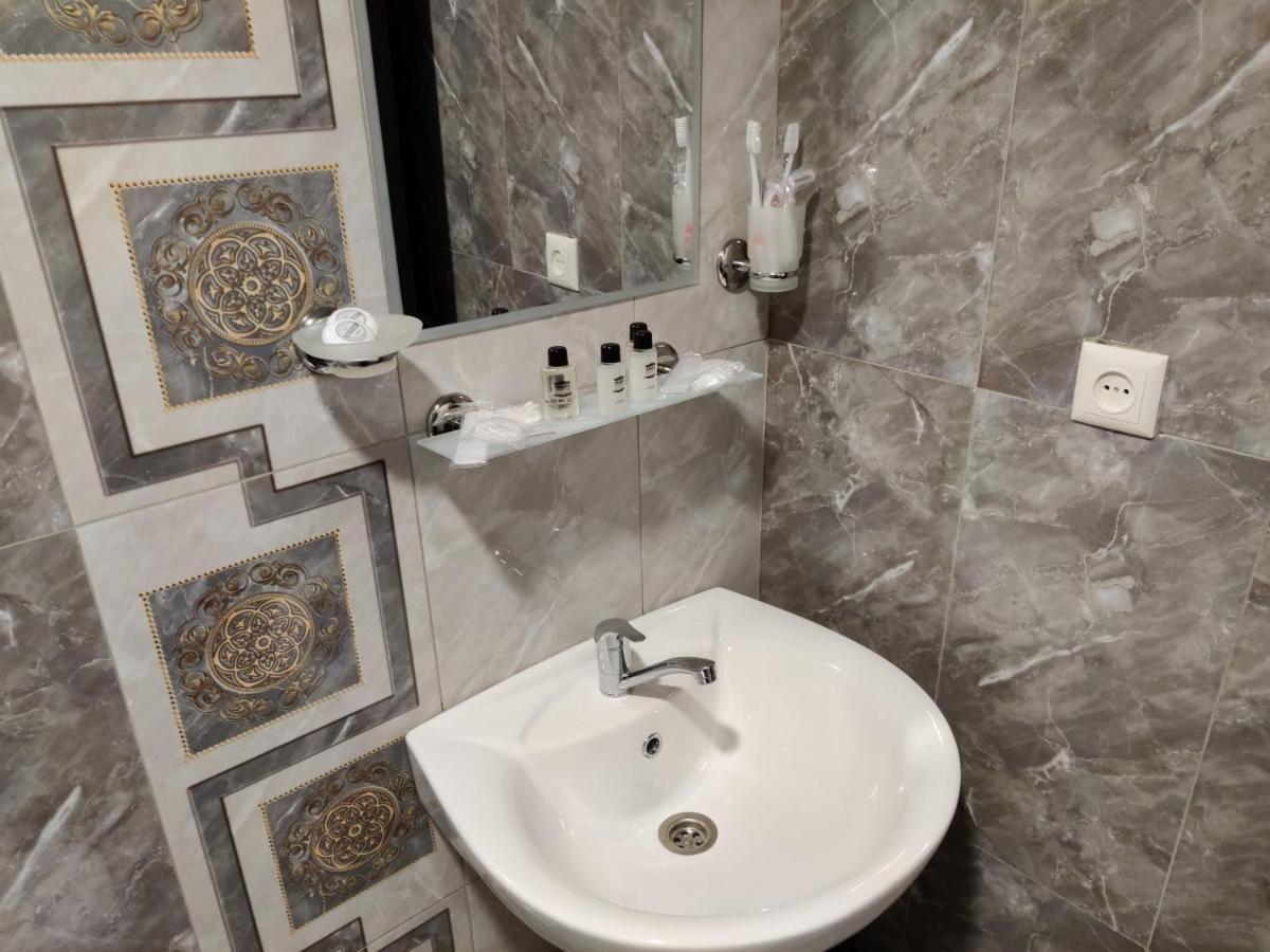 Vagharshapat Richmind Hotel מראה חיצוני תמונה