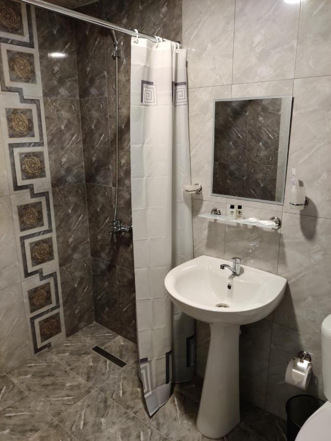 Vagharshapat Richmind Hotel מראה חיצוני תמונה